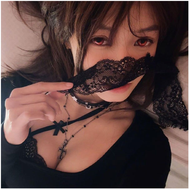 冯落落内购私拍图片视频合集：解锁顶级纯欲女神的秘密领域-万图屋