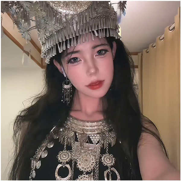 牙齿怪：抖音界最强纯欲炸弹，铁粉专享写真视频合集抢先发布-万图屋